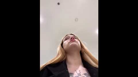 Media: honey___hot Stripchat 2024-11-25 14:53:00