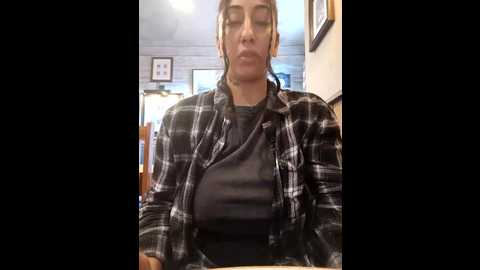 Media: hotasiansensation Stripchat 2024-11-25 13:10:00