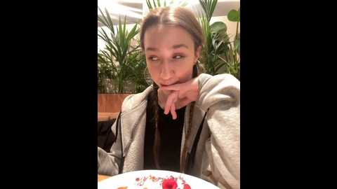 Media: lia__love Stripchat 2024-11-25 14:36:00