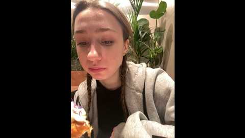 Media: lia__love Stripchat 2024-11-25 14:39:00