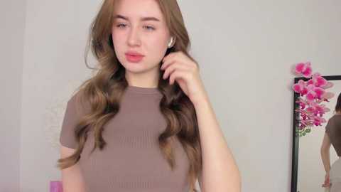 Media: lilly_colins Stripchat 2024-11-25 12:42:00