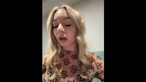 Media: melissa_grr Stripchat 2024-11-25 11:34:00