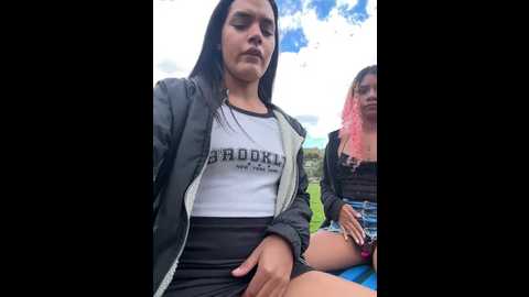 Media: naughty_friends_ Stripchat 2024-11-25 19:06:00