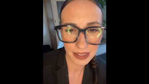 Media: lola_tentatiion Stripchat 2024-11-26 14:38:00