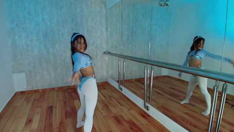 Media: marce_algara Stripchat 2024-11-26 08:11:00