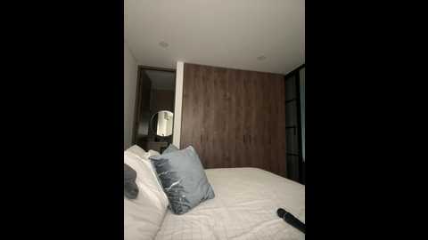 Media: mariecurl Stripchat 2024-11-26 02:24:00