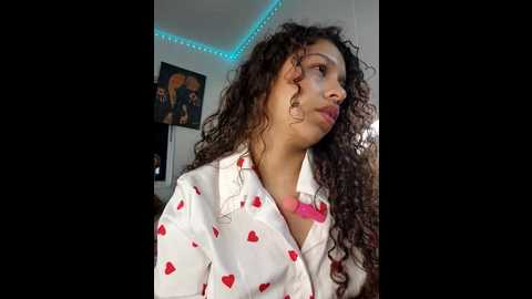 Media: shara_dreams Stripchat 2024-11-26 01:05:00