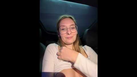 Media: the_snowwhitee Stripchat 2024-11-26 20:31:00