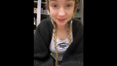 Media: baby_tiny Stripchat 2024-11-27 22:32:00