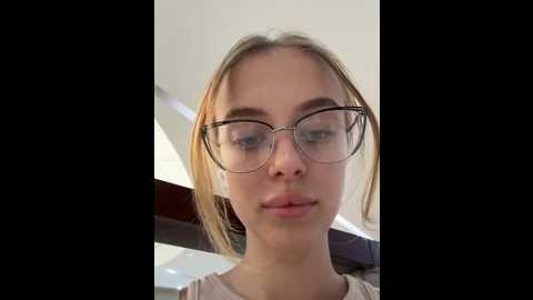 Media: enjoy_my_beauty Stripchat 2024-11-27 05:31:00