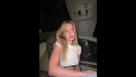 Media: evieevans Stripchat 2024-11-27 20:32:00