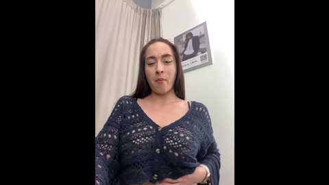 Media: holly_play Stripchat 2024-11-27 10:03:00