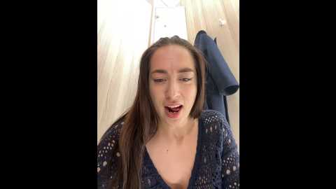 Media: holly_play Stripchat 2024-11-27 10:17:00