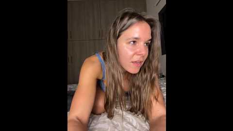 Media: juicyfruits93 Stripchat 2024-11-27 18:17:00