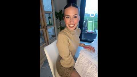 Media: lola_tentatiion Stripchat 2024-11-27 14:15:00