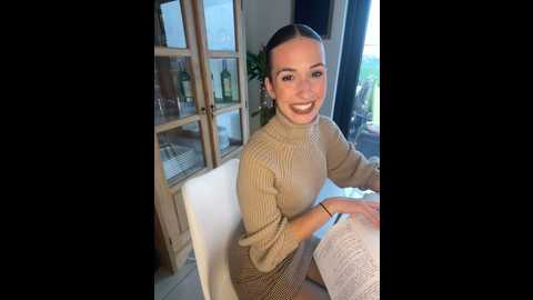 Media: lola_tentatiion Stripchat 2024-11-27 14:23:00