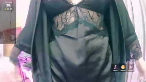 Media: sarah_xoxo Stripchat 2024-11-27 11:45:00