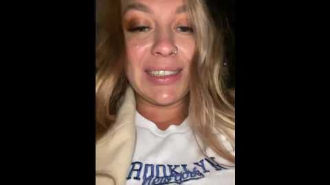 Media: sweet___emily Stripchat 2024-11-27 16:05:00