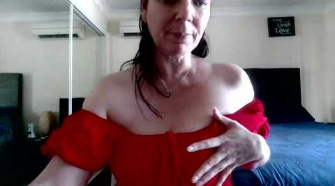 Media: aussiepeaches Stripchat 2024-11-28 03:10:00