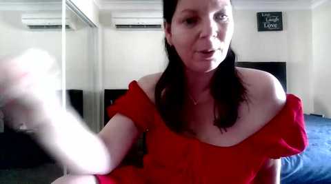 Media: aussiepeaches Stripchat 2024-11-28 04:15:00