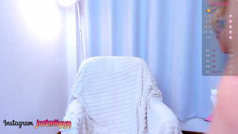 Media: emydollyy Stripchat 2024-11-28 18:07:00