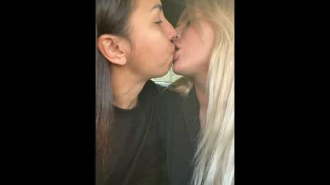 Media: keep_us_wild Stripchat 2024-11-28 05:41:00