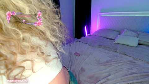 Media: miamellycious Stripchat 2024-11-28 07:14:00
