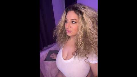 Media: miamellycious Stripchat 2024-11-28 08:43:00