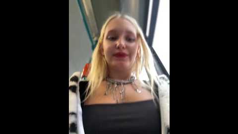 Media: milkyy_wway Stripchat 2024-11-28 08:22:00