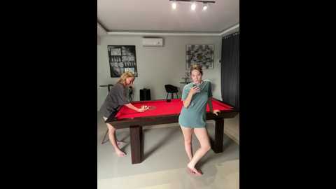 Media: nura_n_sarah Stripchat 2024-11-28 09:57:00