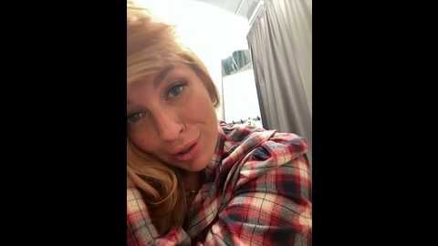 Media: sweet___emily Stripchat 2024-11-28 15:12:00