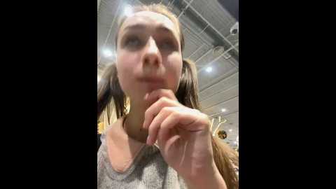 Media: lia__love Stripchat 2024-11-29 16:27:00
