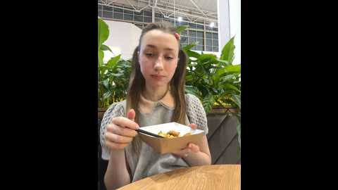 Media: lia__love Stripchat 2024-11-29 17:03:00
