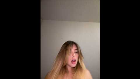 Media: alirawrz Stripchat 2024-11-30 20:42:00