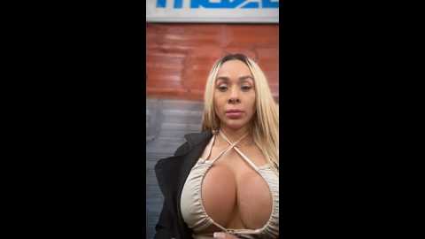 Media: amywillss Stripchat 2024-11-30 20:46:00