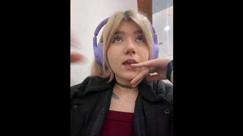 Media: baby__naughty Stripchat 2024-11-30 17:49:00