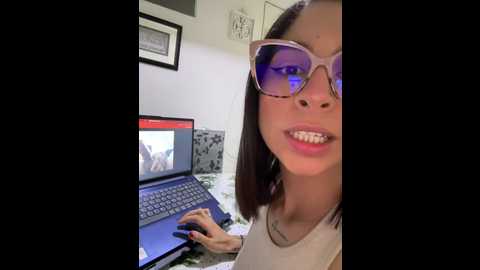 Media: charlotte_stevenss_ Stripchat 2024-11-30 14:05:00