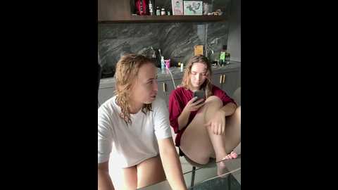 Media: nura_n_sarah Stripchat 2024-11-30 09:05:00
