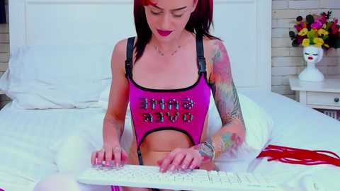 Media: amyrider Stripchat 2024-12-01 00:54:00