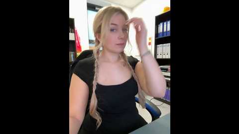 Media: cherryauroraa Stripchat 2024-12-01 13:58:00