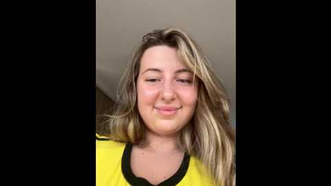 Media: curvyflawless Stripchat 2024-12-01 10:20:00