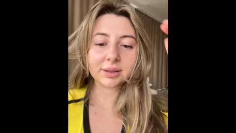 Media: curvyflawless Stripchat 2024-12-01 10:24:00