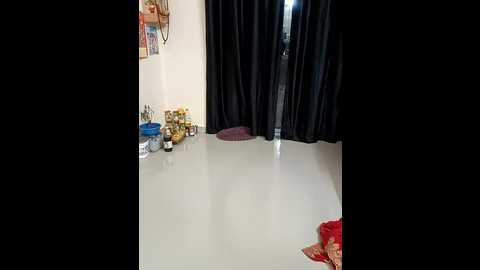 Media: kaamuk_shweta Stripchat 2024-12-01 19:53:00