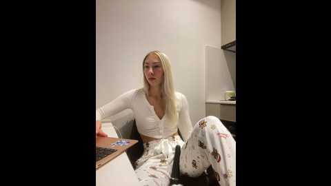 Media: luisabecker Stripchat 2024-12-01 18:31:00