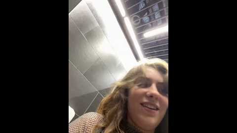 Media: mariid Stripchat 2024-12-01 16:44:00