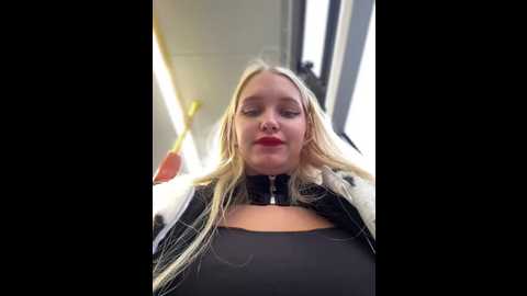 Media: milkyy_wway Stripchat 2024-12-01 08:44:00