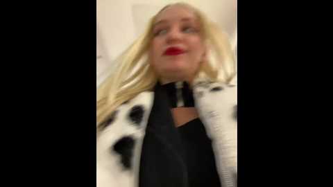 Media: milkyy_wway Stripchat 2024-12-01 09:35:00