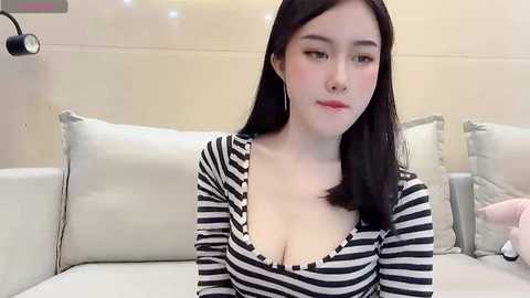 Media: ruoling_19 Stripchat 2024-12-01 12:31:00