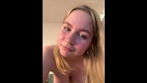 Media: uni_chloe Stripchat 2024-12-01 05:40:00