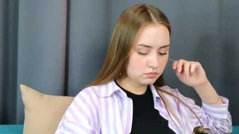 Media: amy_beach Stripchat 2024-12-02 20:50:00